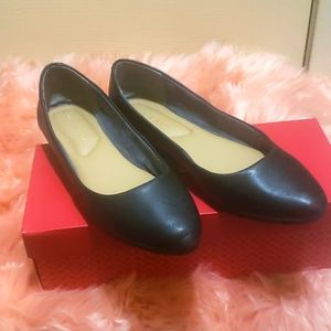 Black leather ballet shoes 8.5 Kelly & Katie